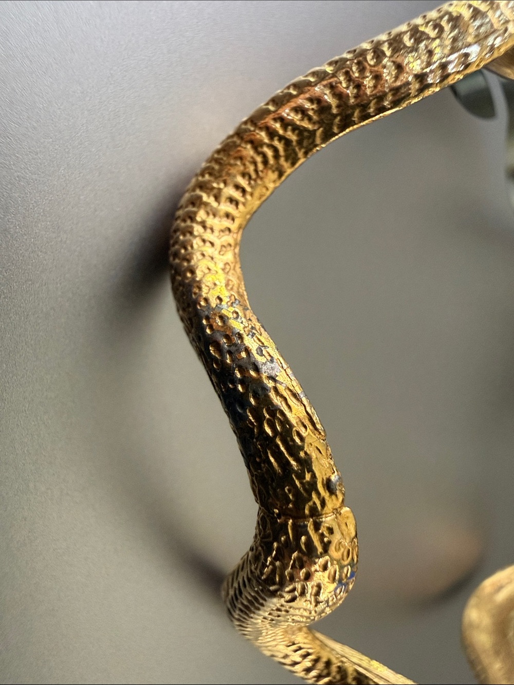Vintage Gold Textured Serpent Snake Cuff Armlet - Picture 3 of 4